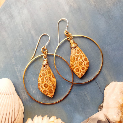 Fossil Coral Kinetic Hoop Earrings in Gold